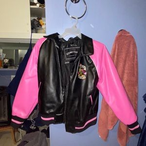 Vintage Looney Tunes bomber jacket!